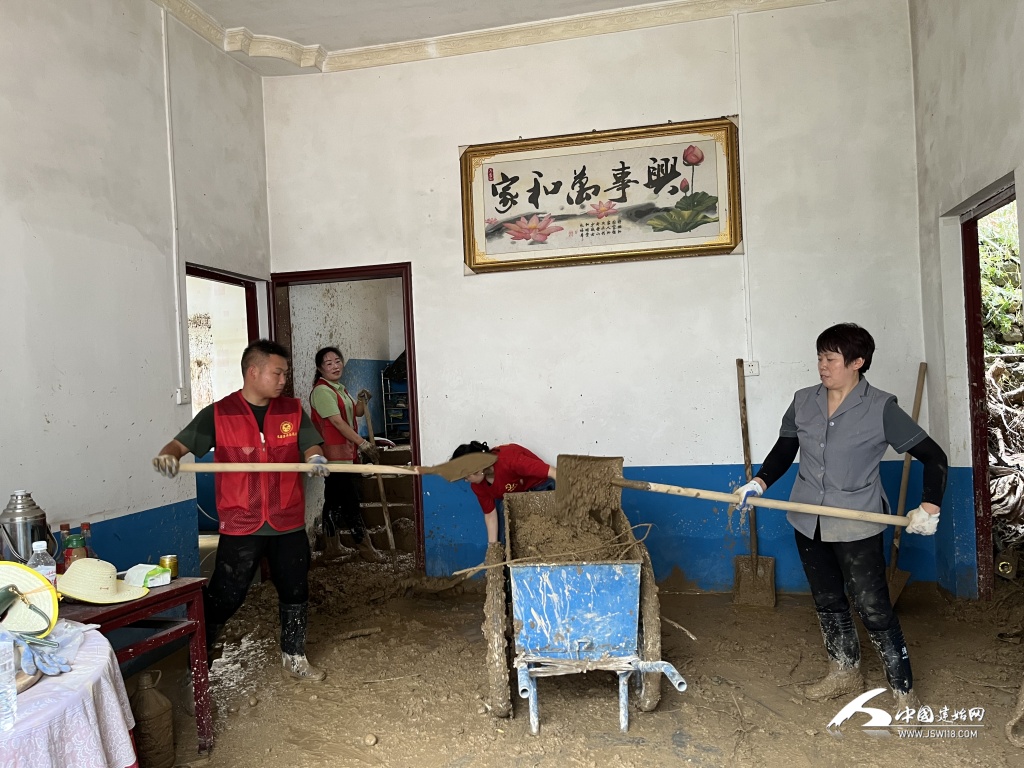 云上建始：搶險(xiǎn)救災(zāi) 建始青年沖鋒救援在一線
